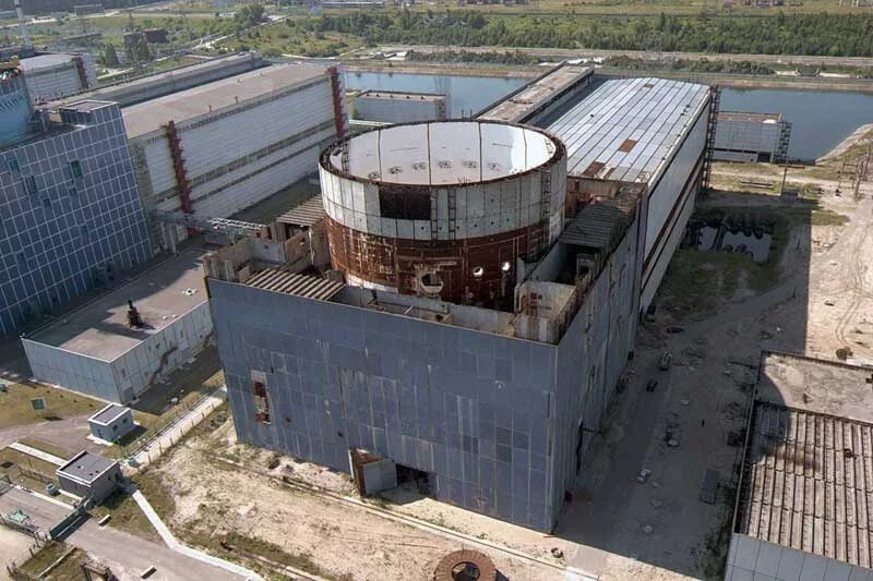Baustellenruine des dritten Reaktorblocks am Atomkraftwerk Khmelnitskyj, Ukraine