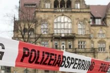 Polizeiabsperrung wegen einer Bombendrohung im Rathaus Bielefeld.