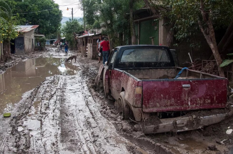 Schäden nach den Wirbelstürmen Eta und Iota in San Pedro Sula