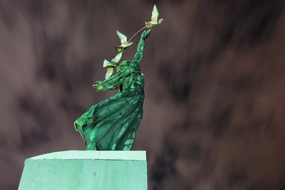 Statue Statue