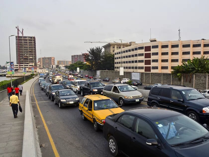 Strassenverkehr in Lagos