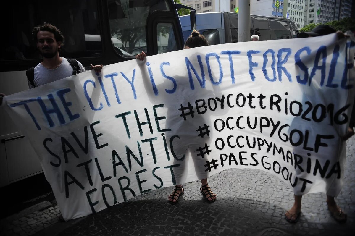 Eine Protestaktion gegen die Olympischen Spiele in Rio 2016.