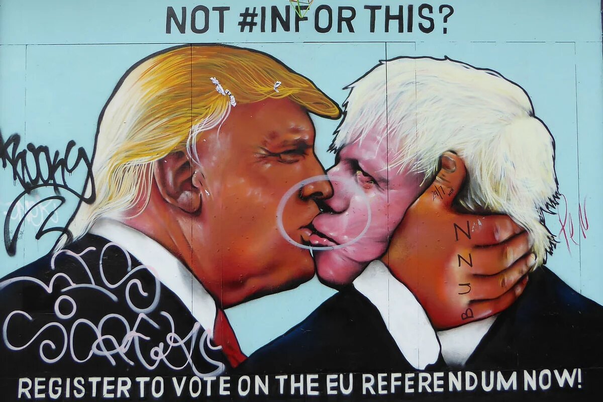 Trump kissing Johnson: Street Art against the Brexit decision