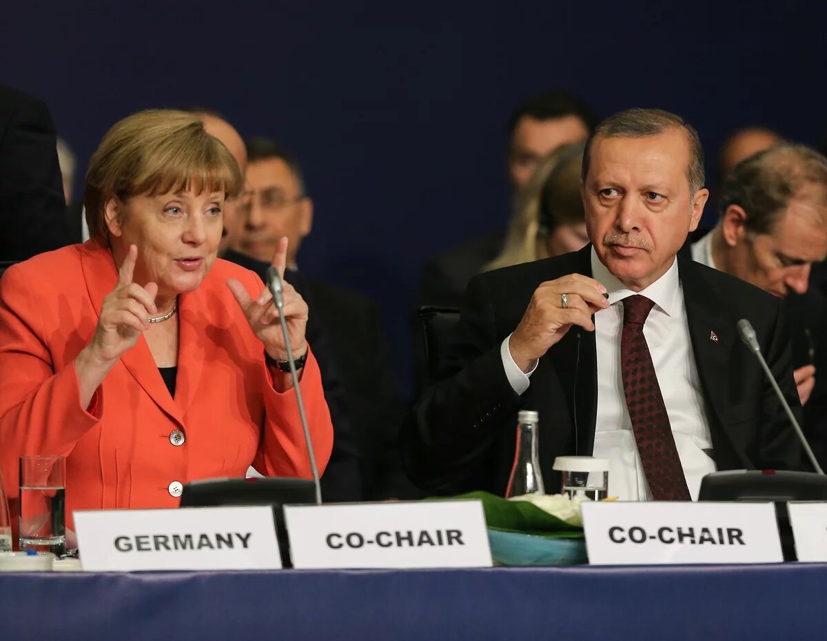 ISTANBUL, TURKEY - 23 MAY : German Chancellor Angela Merkel and Turkish President Recep Tayyip Erdogan attend the High-Level Leaders' Roundtables meeting on "Political Leadership to Prevent and End Conflicts" at the World Humanitarian Summit. OCHA / Salih Zeki Fazlıoğlu 