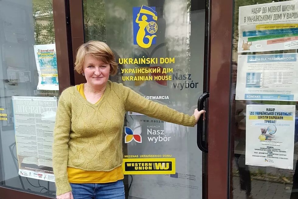 Myroslava Keryk öffnet die Tür zum Ukrainischen Hauses in Warschau