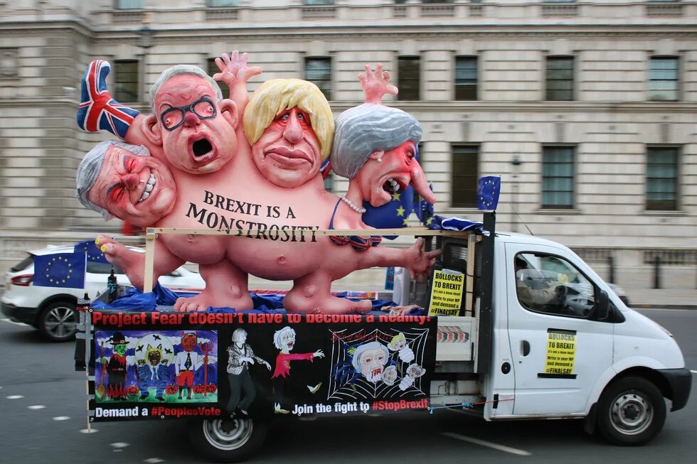 Der Brexit in Polen. Foto von einem Wagen bei einer Brexit-Demonstration